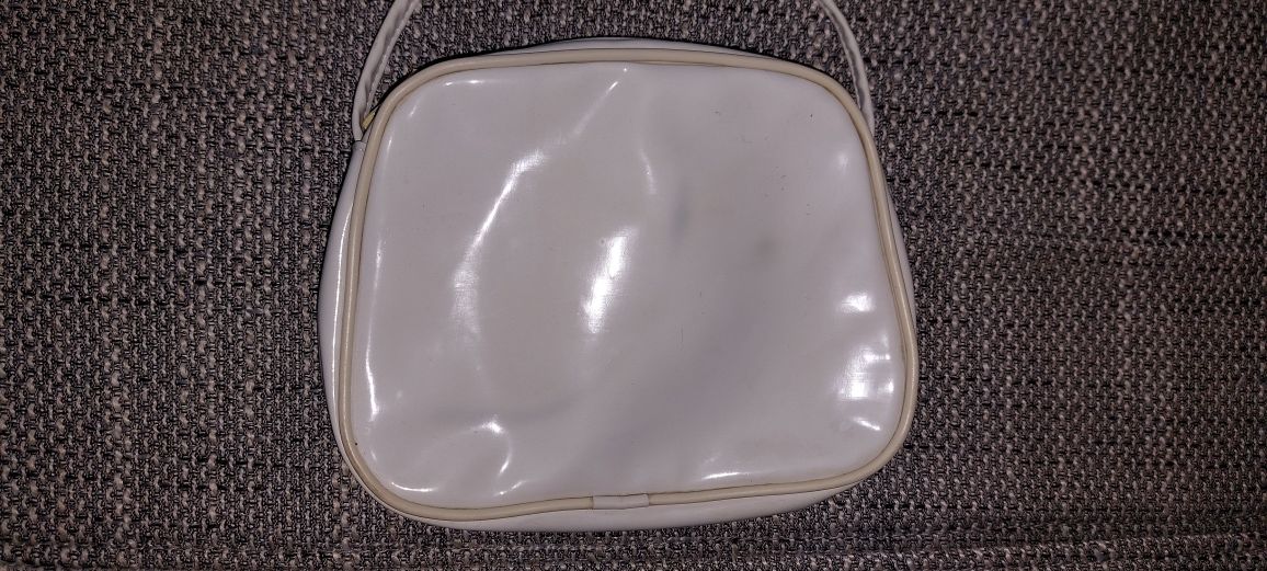 Biała torebka lakierowana croco np komunia