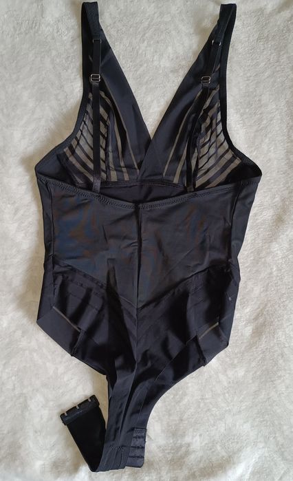 Жіночий боді чорний розмір М