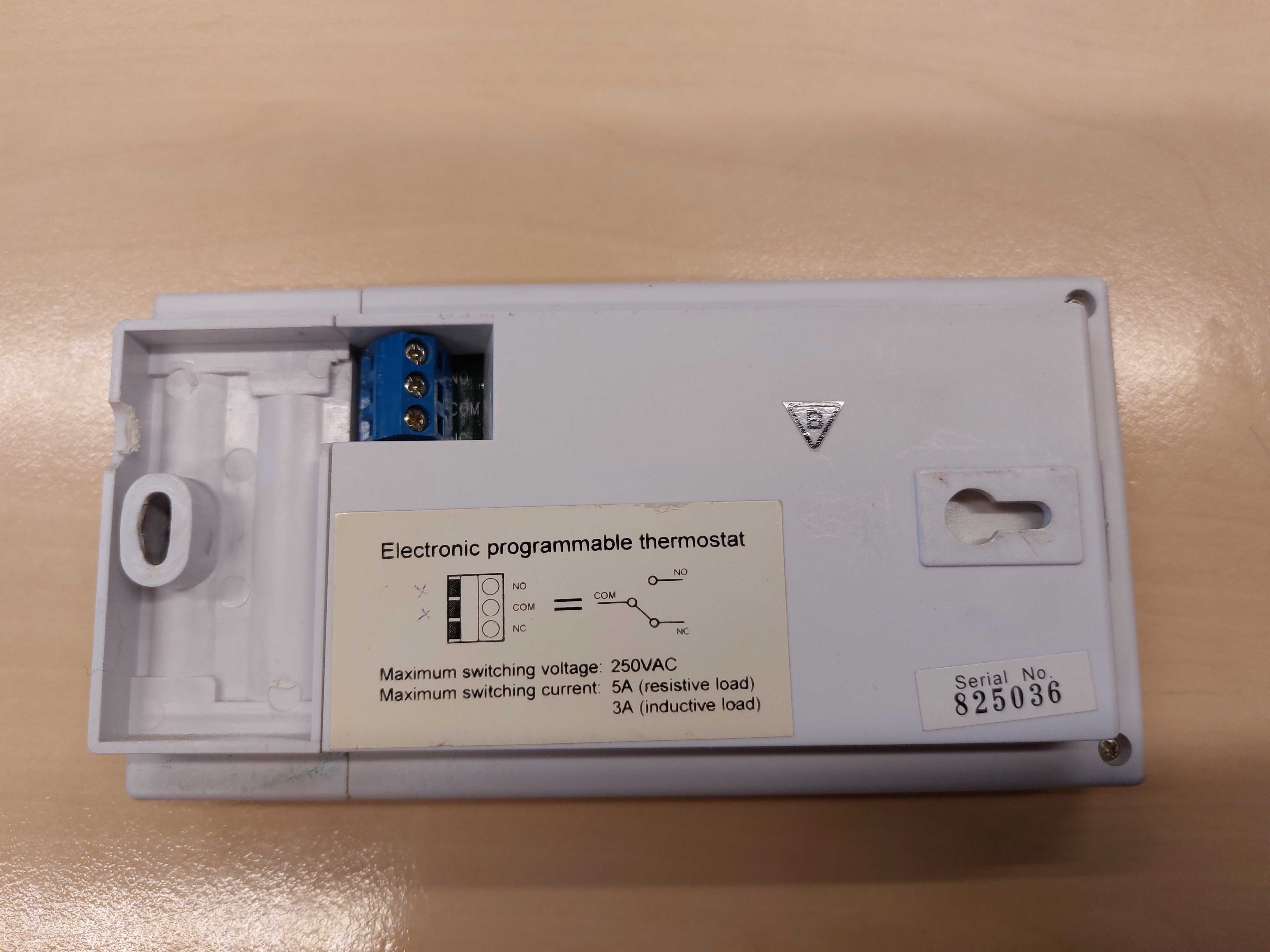 Sterownik regulator temperatury do urządzeń grzewczych  AURATON 2000