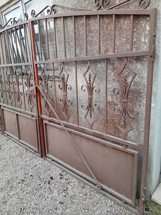 Portão de ferro trabalhado