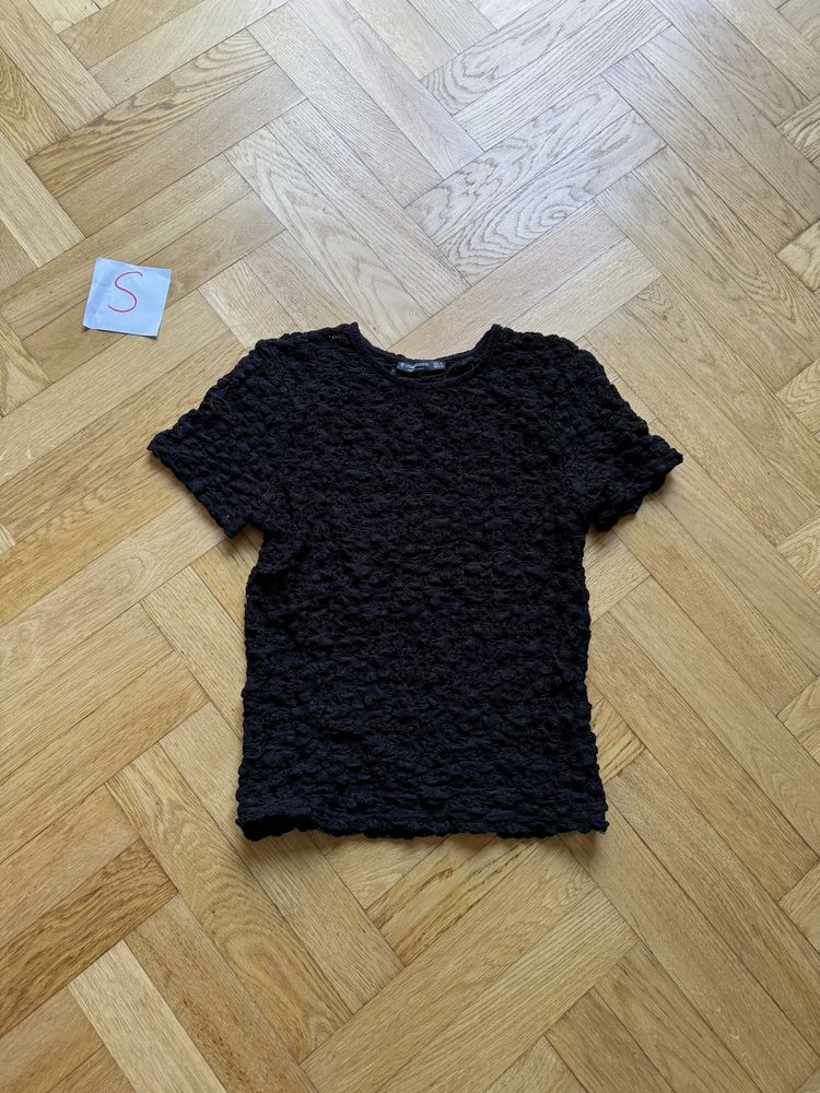 Czarna koszulka koronkowa stradivarius s raz ubrana