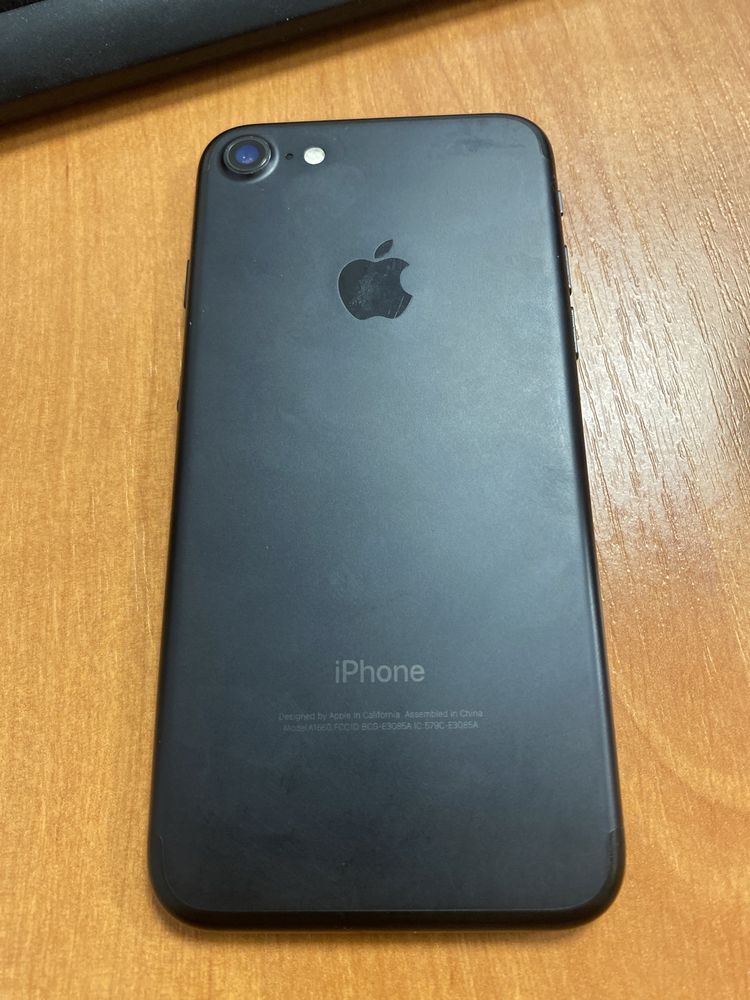 iPhone 7, 32Gb неверлок, чистий, власник