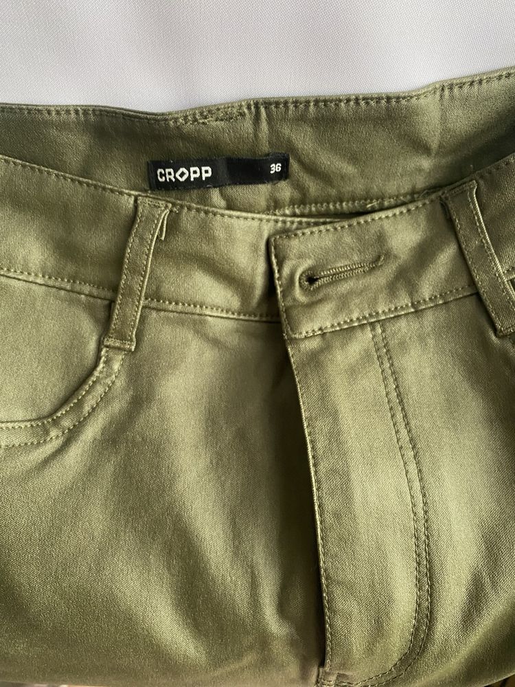 Spodnie Cropp khaki