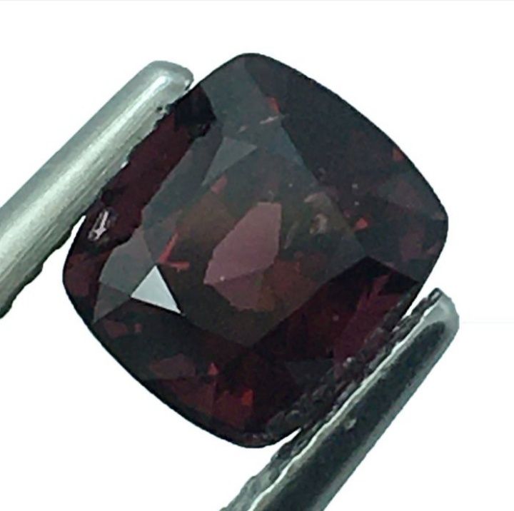 Espinélio natural vermelho 1.39cts certificação gemológico IGI