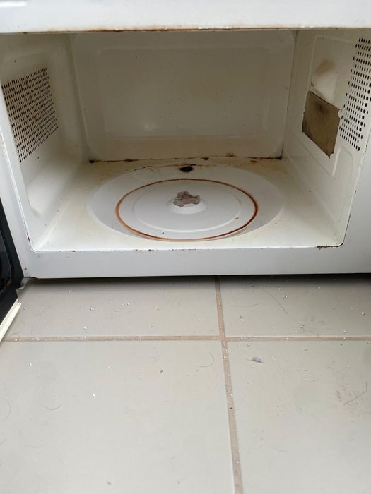 Microondas a funcionar bem