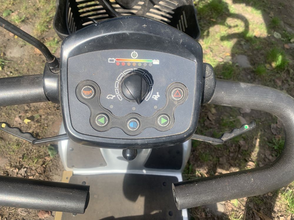 Skuter wózek inwalidzki Invacare Leo