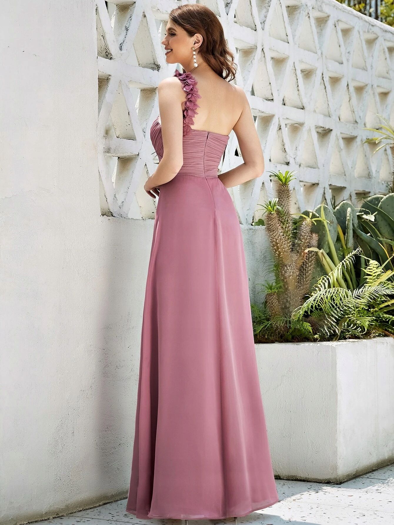 Sukienka maxi na jedno ramię dusty pink S 36