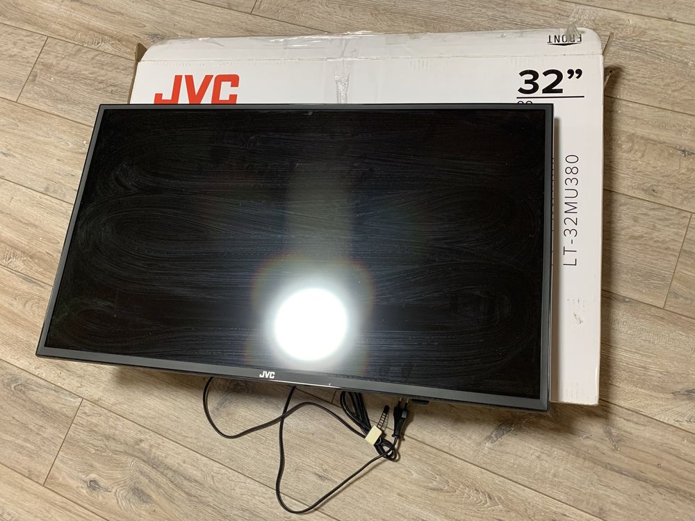 Телевізор JVC LT-32MU380 (бита матриця)
