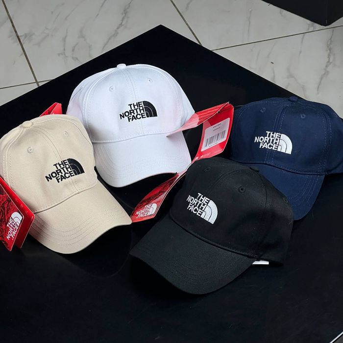 Кепки від бренду The North Face