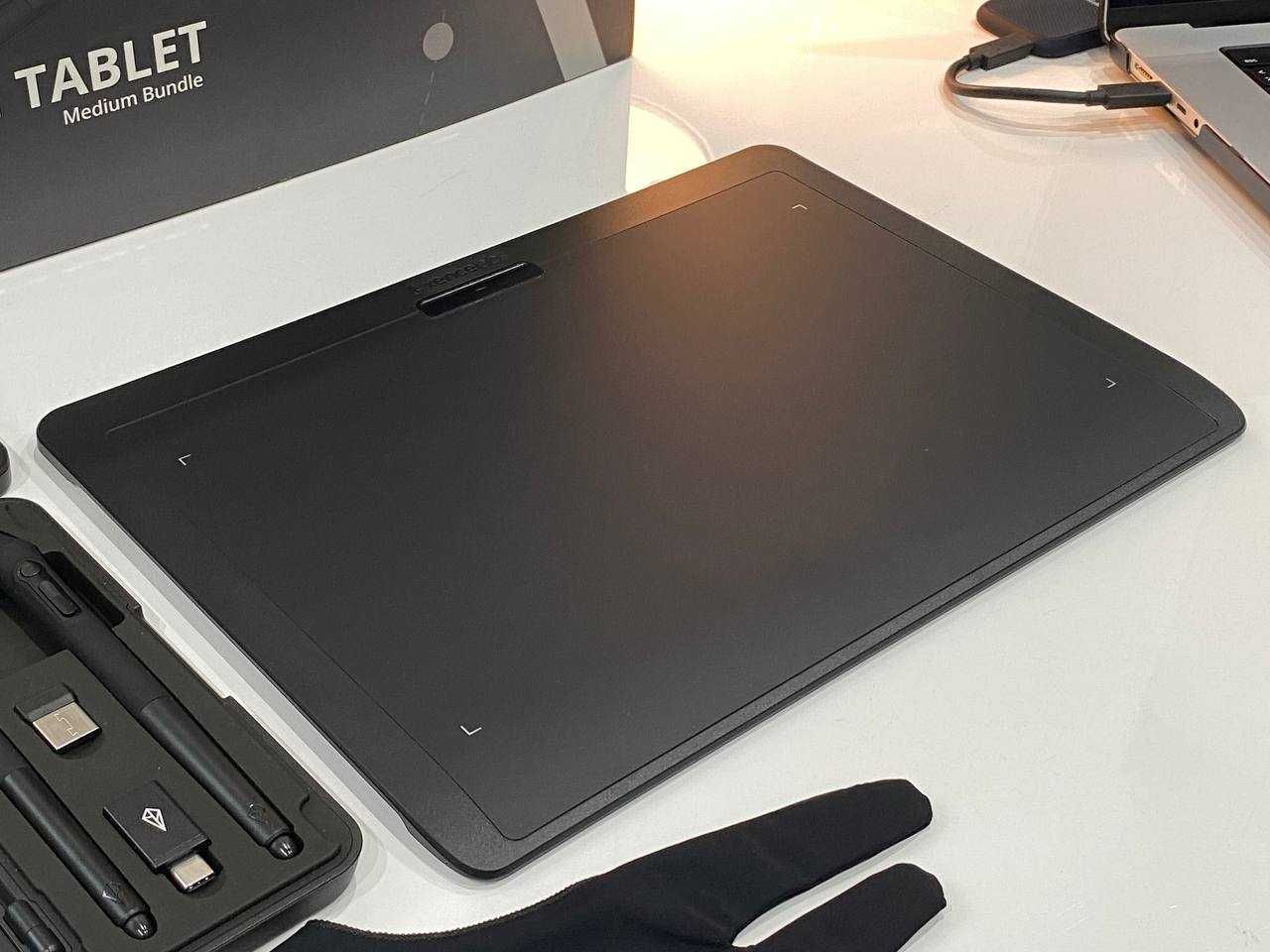 Tablet graficzny Xencelabs Medium BPH1212W-A – jak nowy!