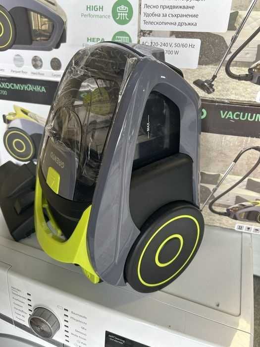 Пилосос 3900 Вт з універсальною щіткою 2 насадки пылесос контейнерный