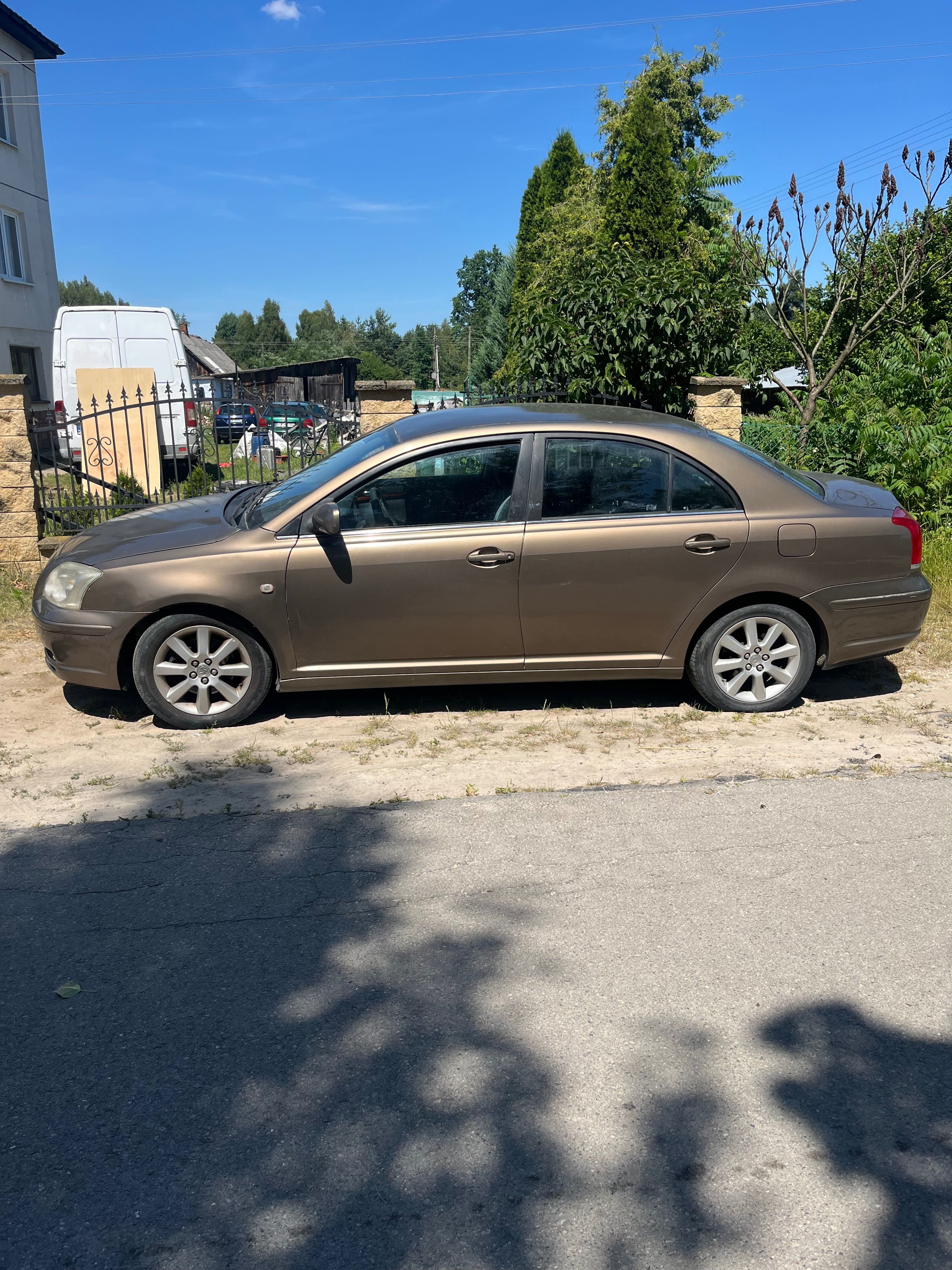 Toyota Avensis II
