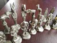 Старовинні латуні шахмати, шахи