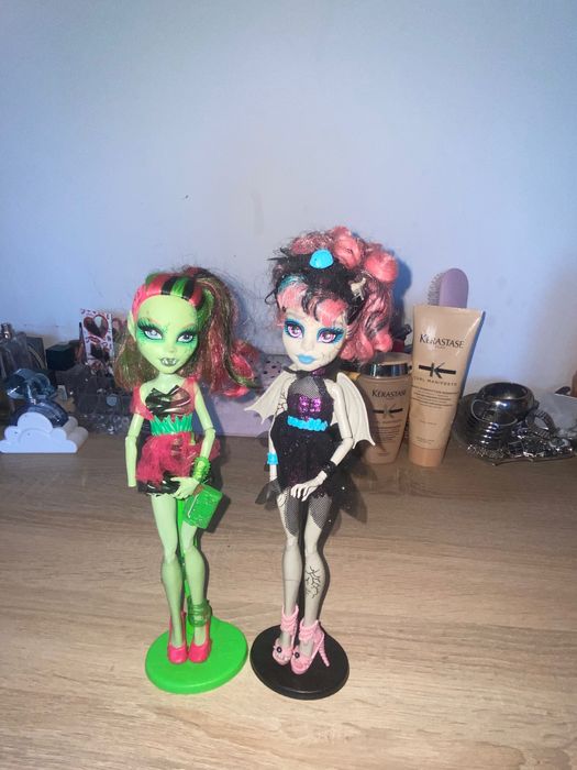 Monster high Venus mcfly trap i Rochelle Goyle zombie shake zestaw
