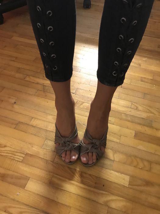 Продам кожаные босоножки на танкетке. 36 размер, Италия