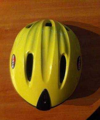 3 capacetes btt