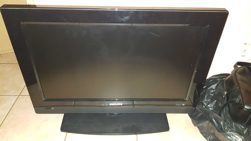 Telewizor Philips oraz monitor Dell 22 cale