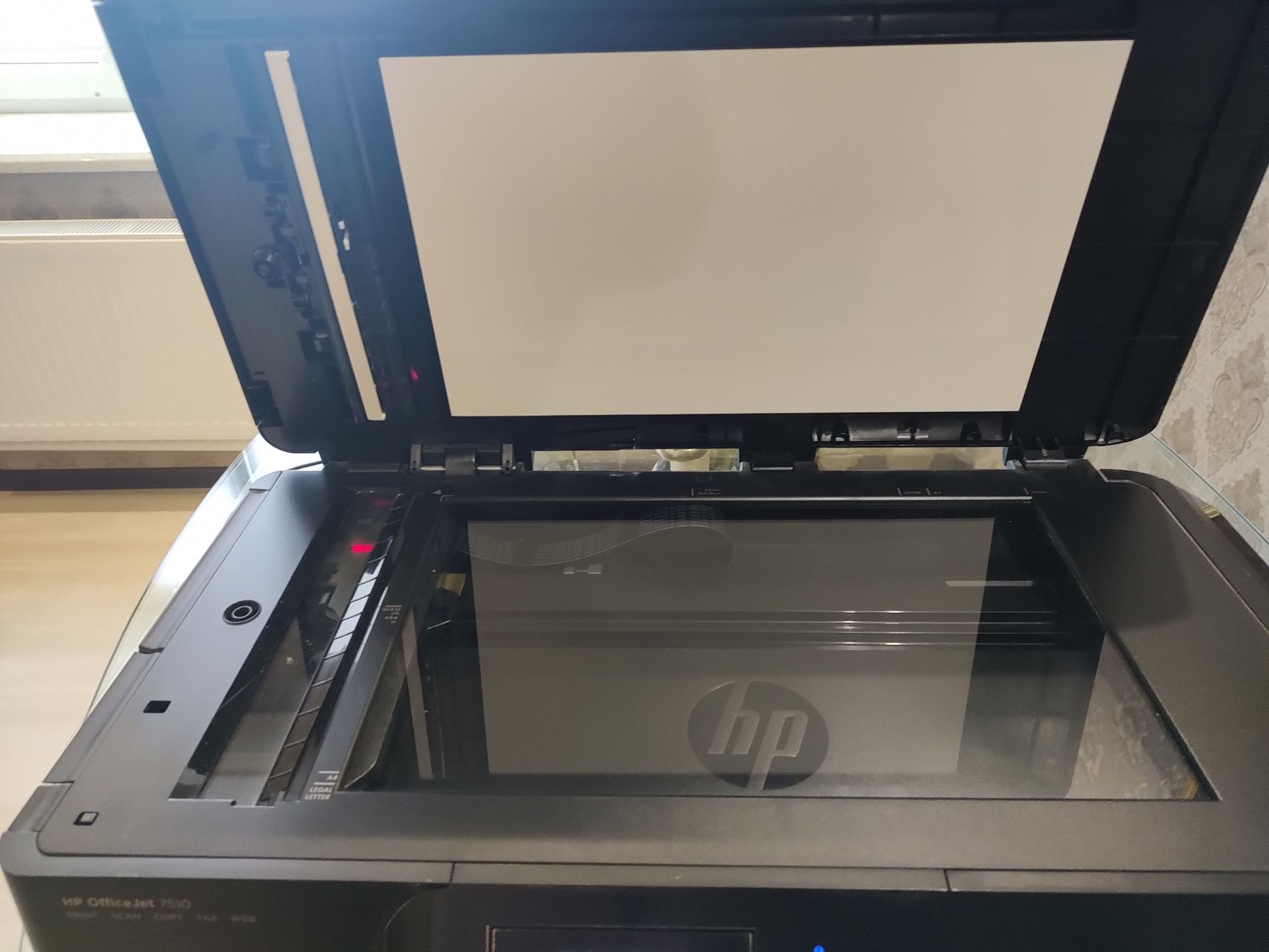 Продам сломанный принтер HP OfficeJet 7510