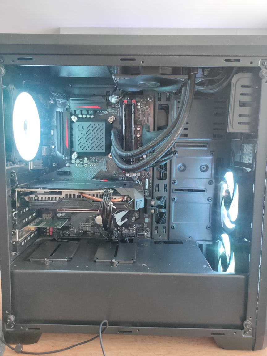 Komputer stacjonarny + monitor