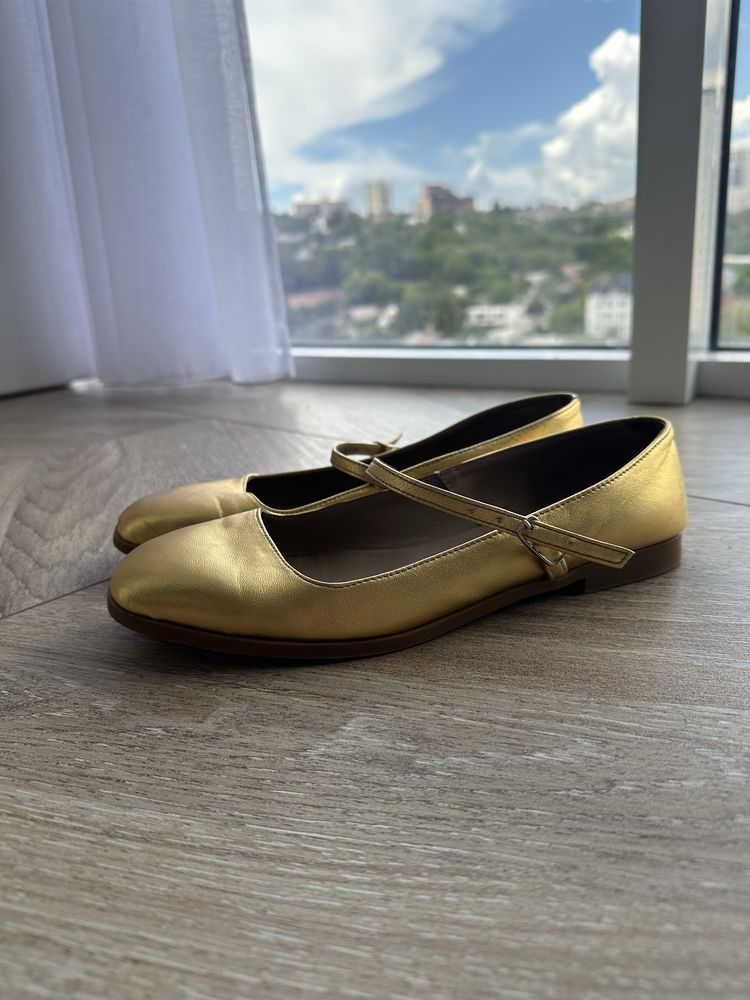 Балетки золоті, Atelier #5