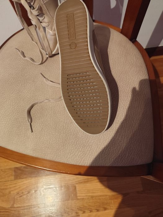 Vendo Sapatilhas de Senhora