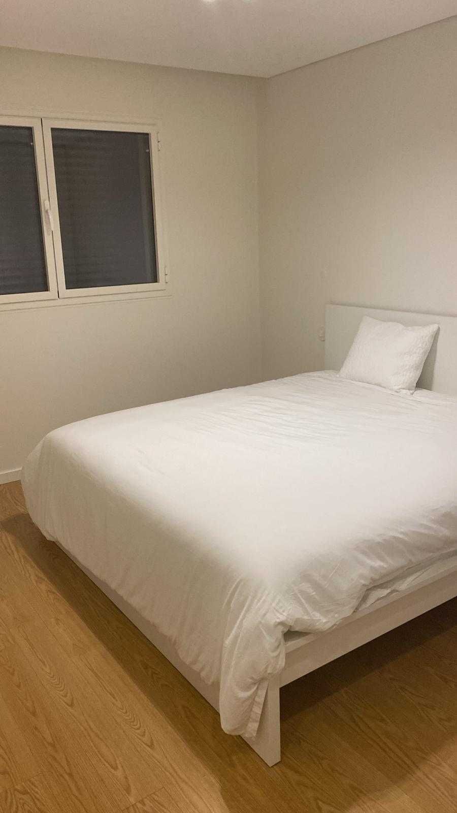 quarto para menina trabalhadora/estudante