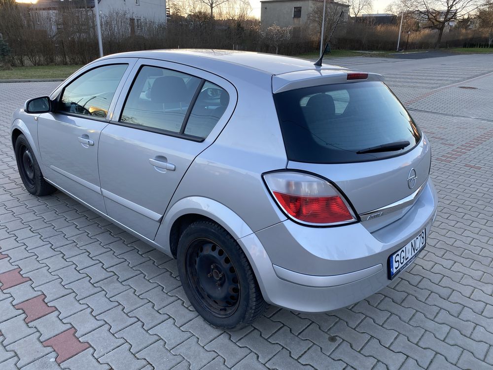 Opel Astra H  1,4b.