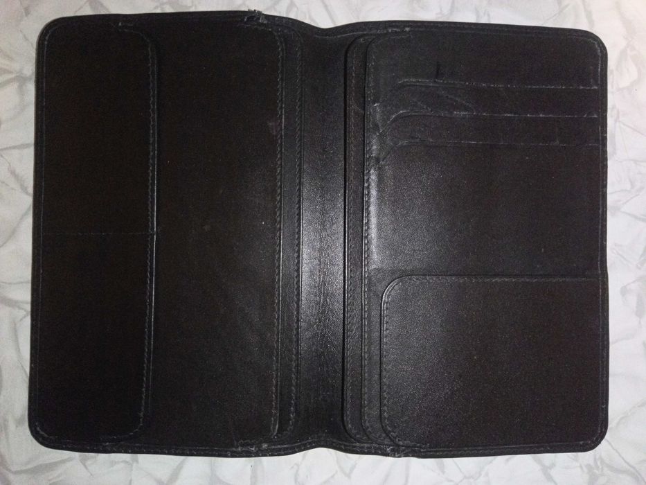 Новое Мужское портмоне чёрного цвета из Натуральной Кожи