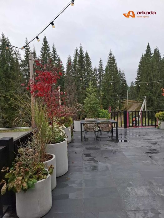 Продаж елітного котеджного комплексу у Карпатах!