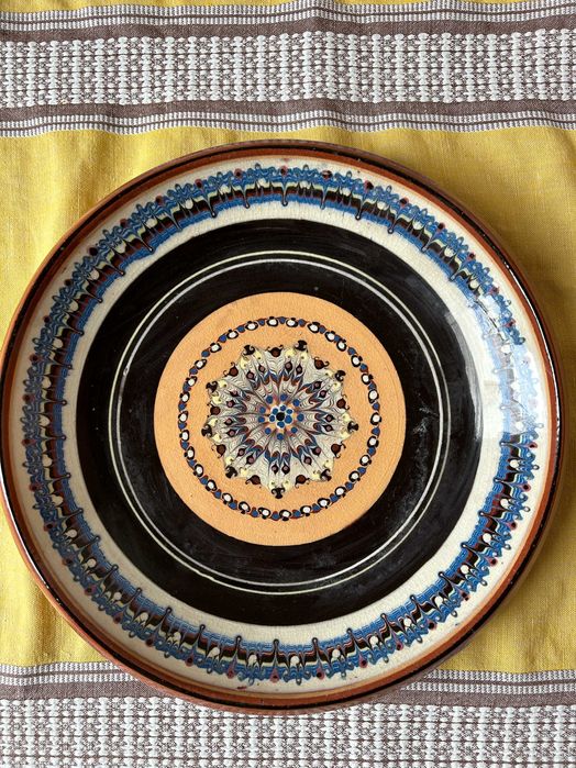 ozdobny ceramiczny talerz na ścianę lub do wykorzystania w kuchni