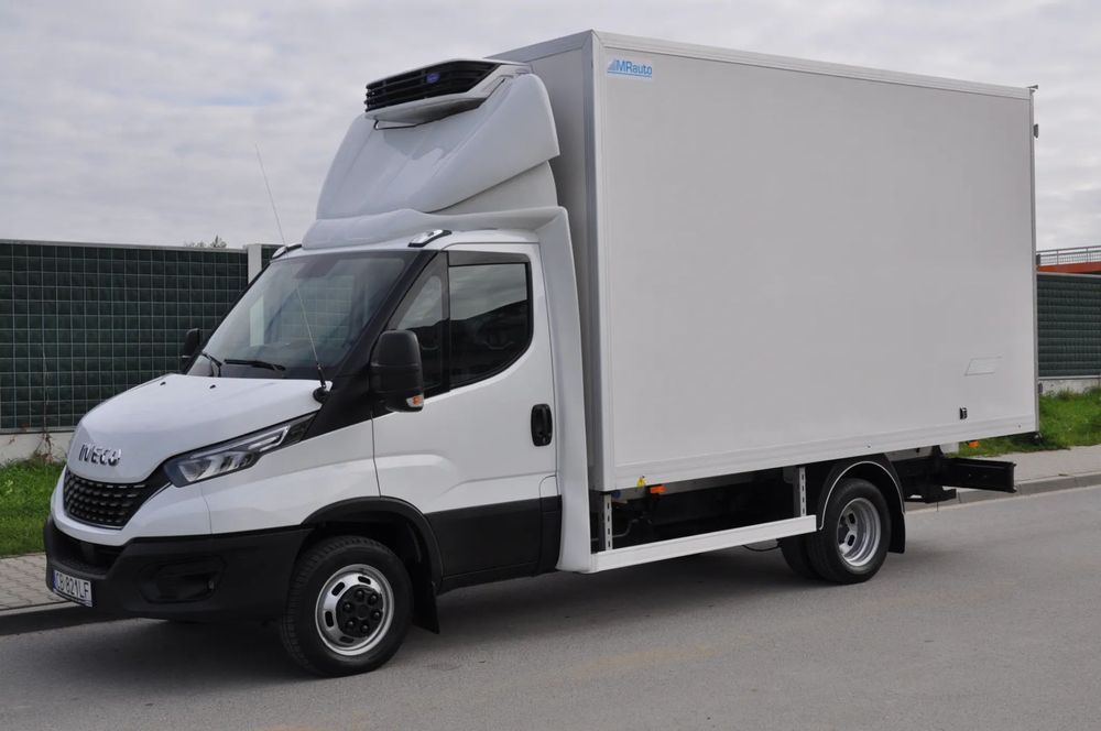 Iveco DAILY 156KM AUTOMAT CHŁODNIA IZOTERMA KRAJOWE BEZWYPADKOWE