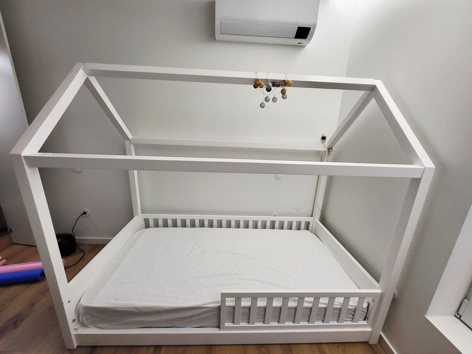 Cama Montessori madeira sólida lacada