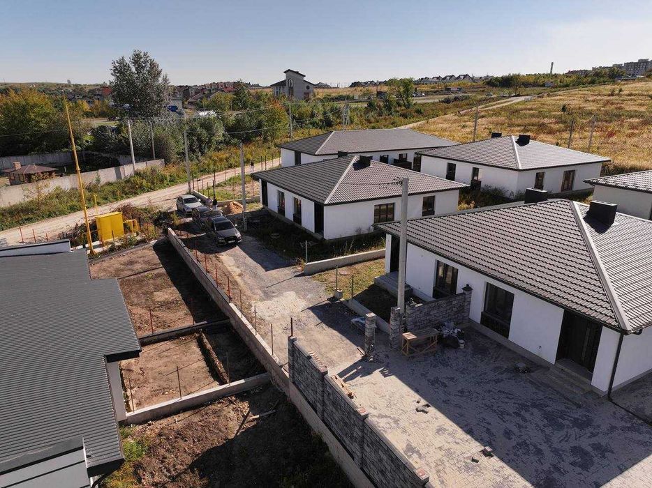 Продам двоян площею 80,3 кв.м на ділянці 2,5 сотки