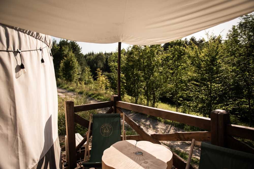 Jurta Szary Wilk z prywatnym jacuzzi i leśnym spa-Dzikolas glamping