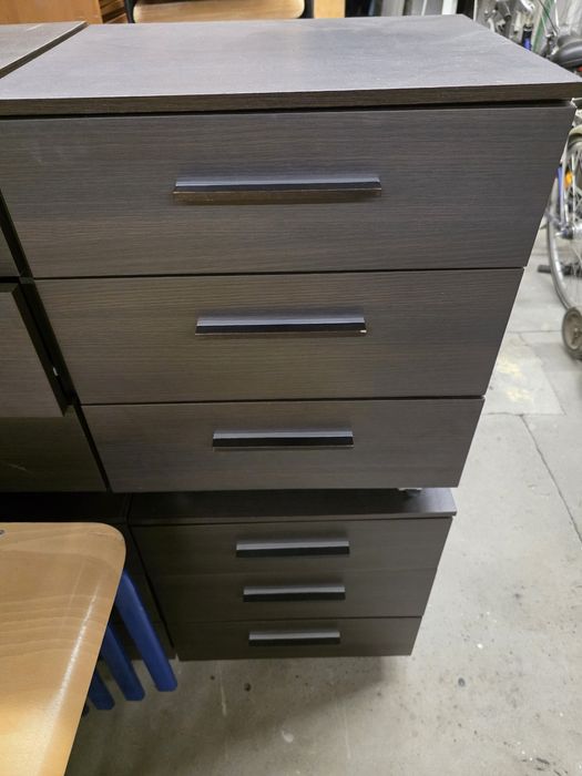 Kontenerek biurowy/ szafka nocna na kółkach