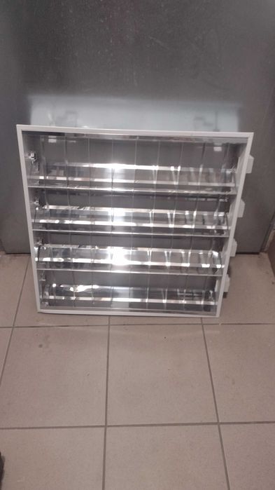 Oprawy świetlne  do świetlówek 4 sztuki