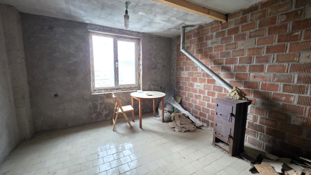 Здається в оренду Гараж-бокс на два авто з ямою, санвузлом і 3ма кімн.