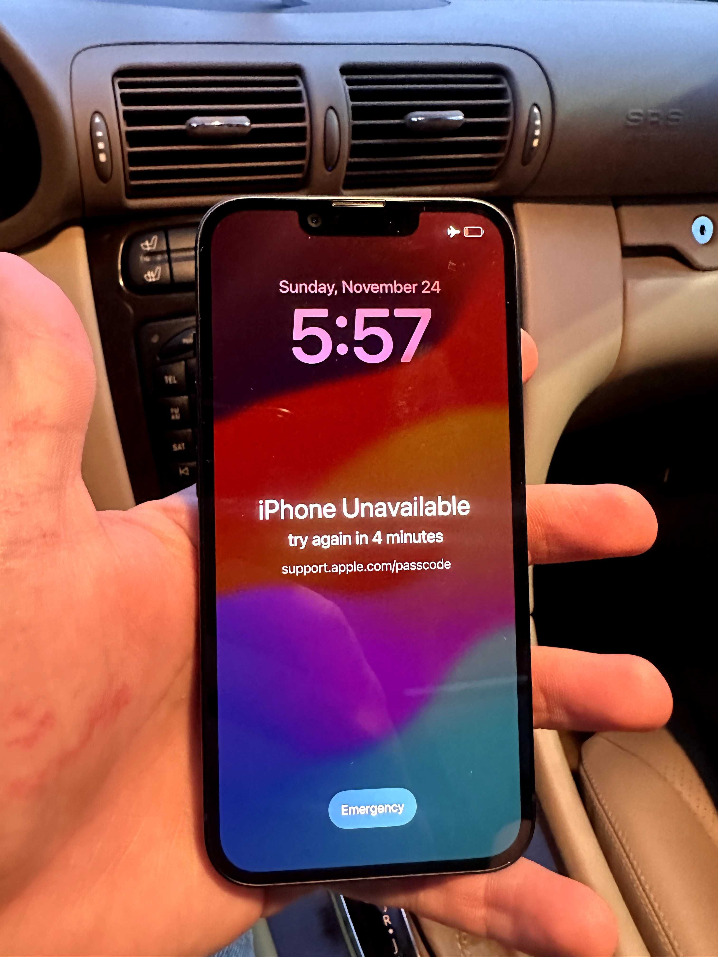 IPHONE  14 новий