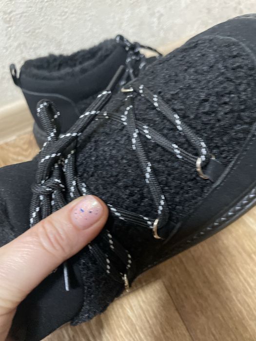 Уги ботинки теплі зимові 40 розмір.