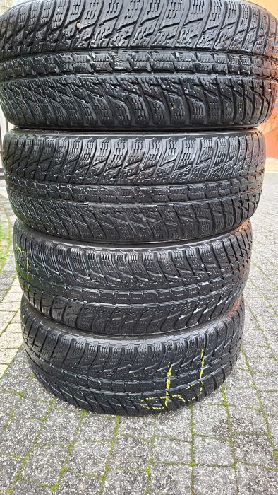 Opony zimowe Nokian wr suv 225/60/R17