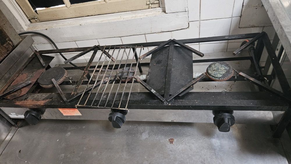 Fogão industrial a gás 3 bocas – ferro/inox – Guimarães