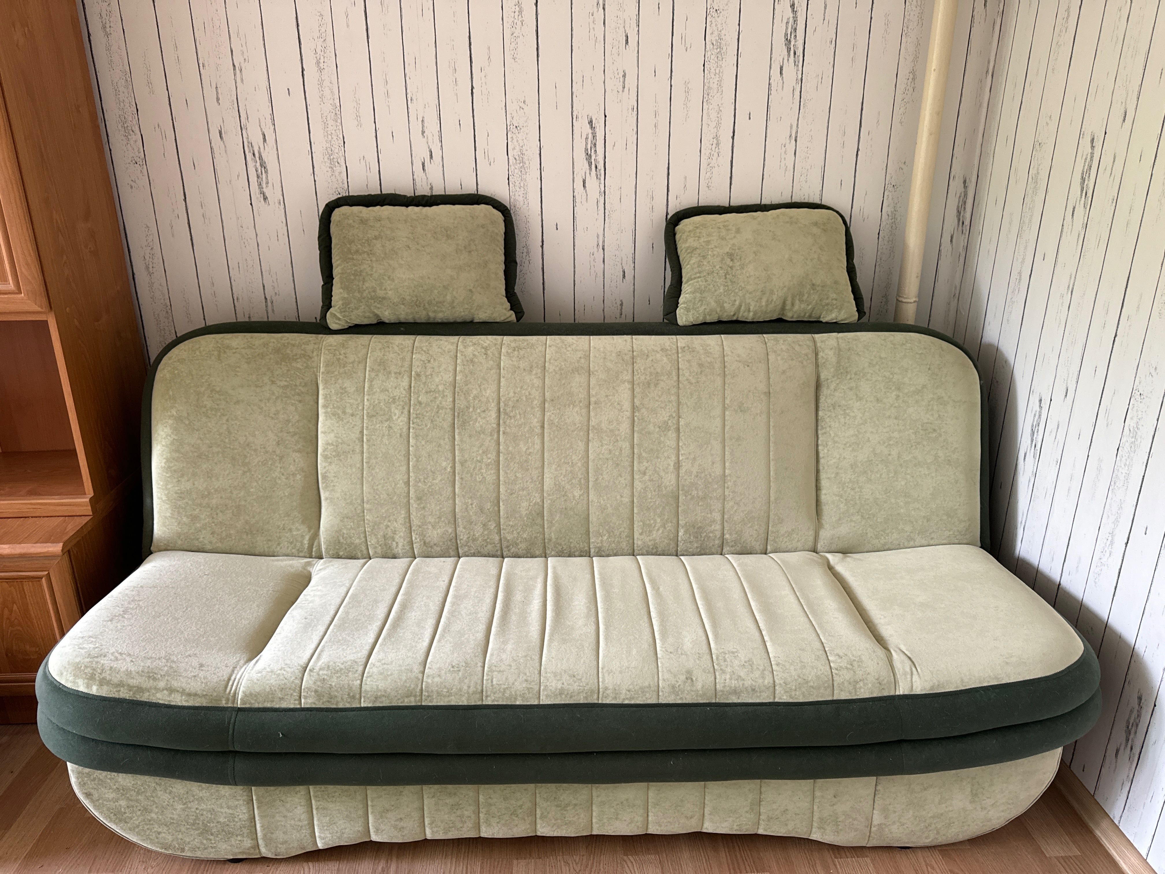 Sofa z funkcją spania – Wrocław, stan bardzo dobry