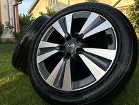 Nissan 5x114,3 R17 Диски з резиною 215 50 17