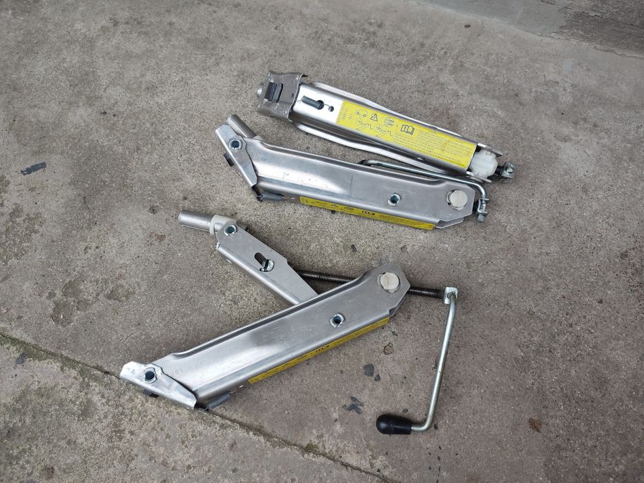 Домкрат Audi A2 домкрат Ауди а2