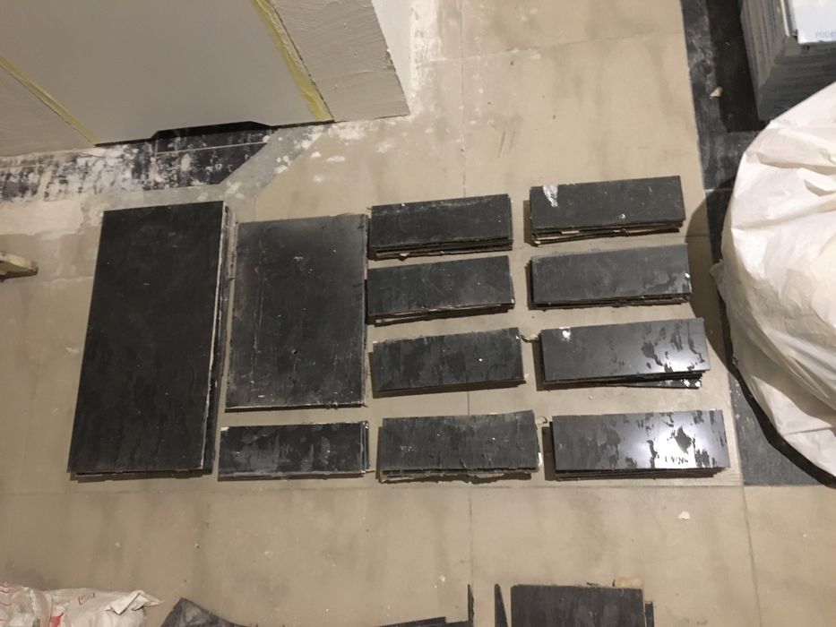 Płytki, gres, czarny kamień, mat/połysk, używane.