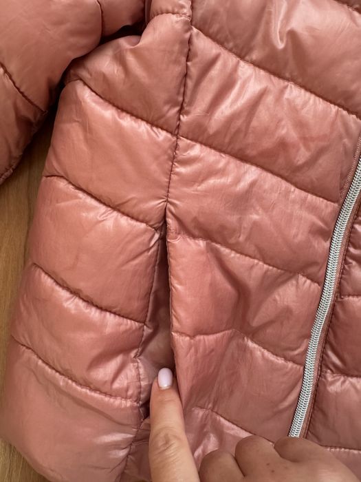 Курточка H&M на девочку на 8-10 лет,идеальное состояние