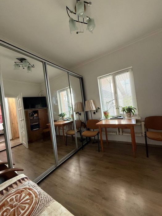 Продаж частини будинку