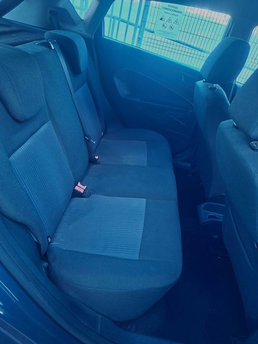 Vendo Ford Fiesta 1.4 tdci Trend 2010