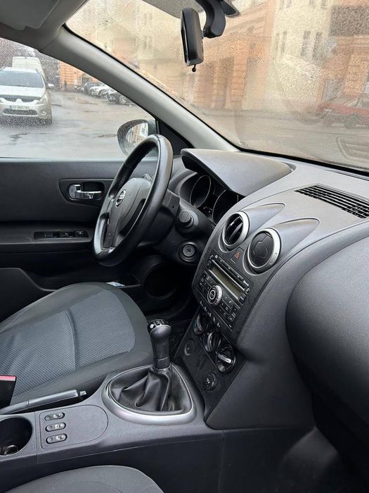 Продам Nissan Qashqai black 2008