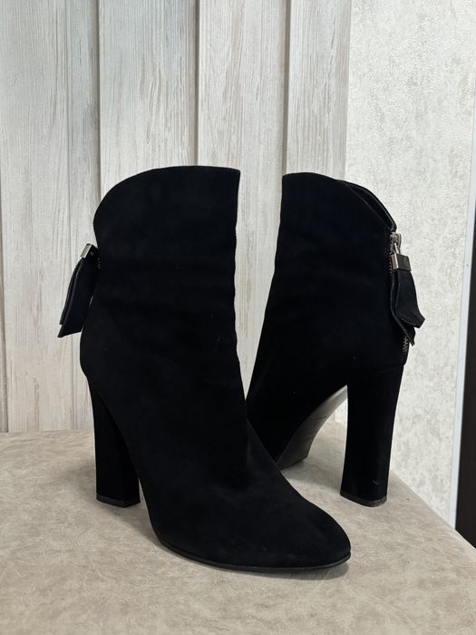 Ботинки/ Чоботи каблук